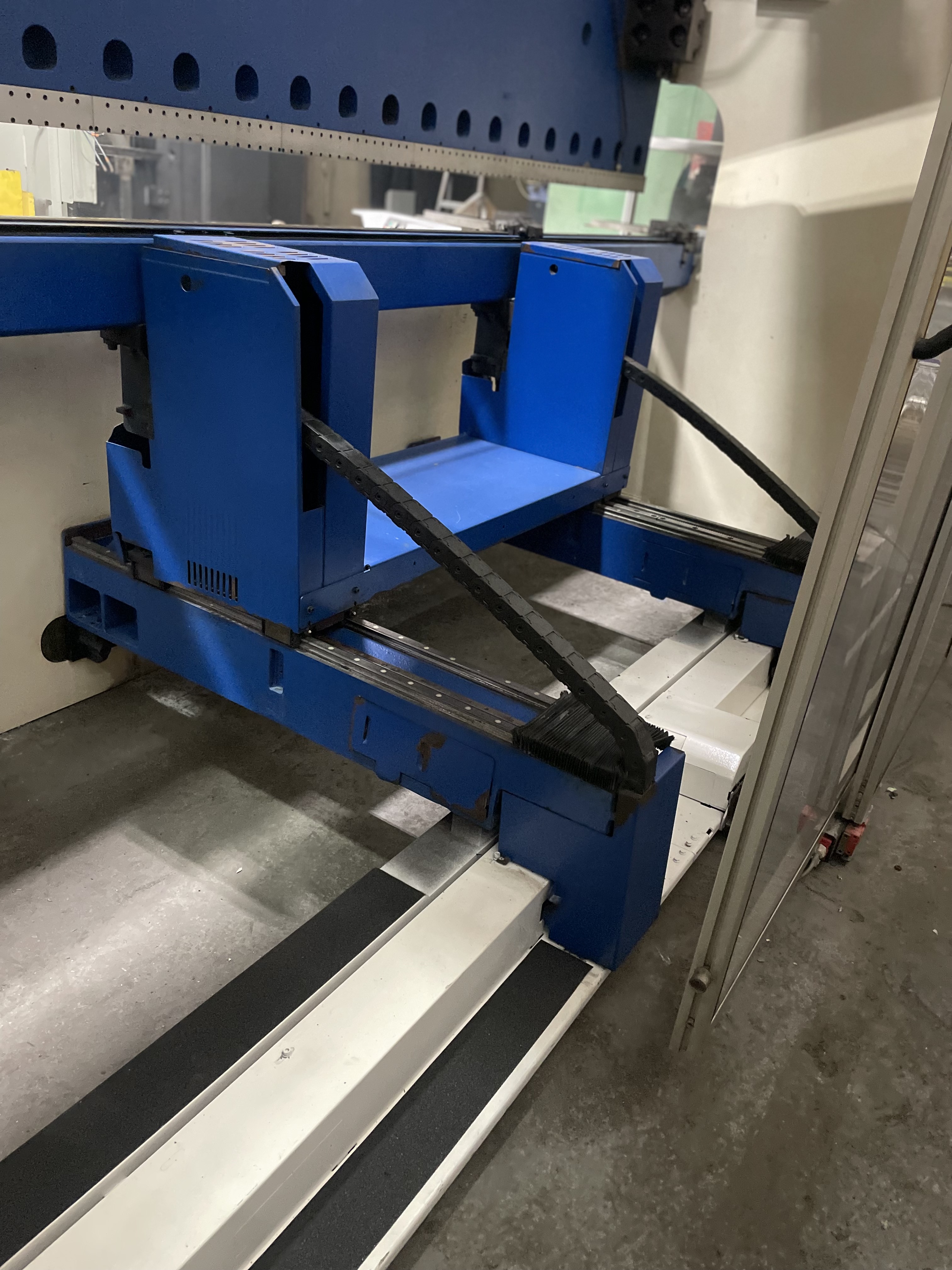 352 Ton X 14' Trumpf Trumabend V320 CNC Hydraulic Press Brake 